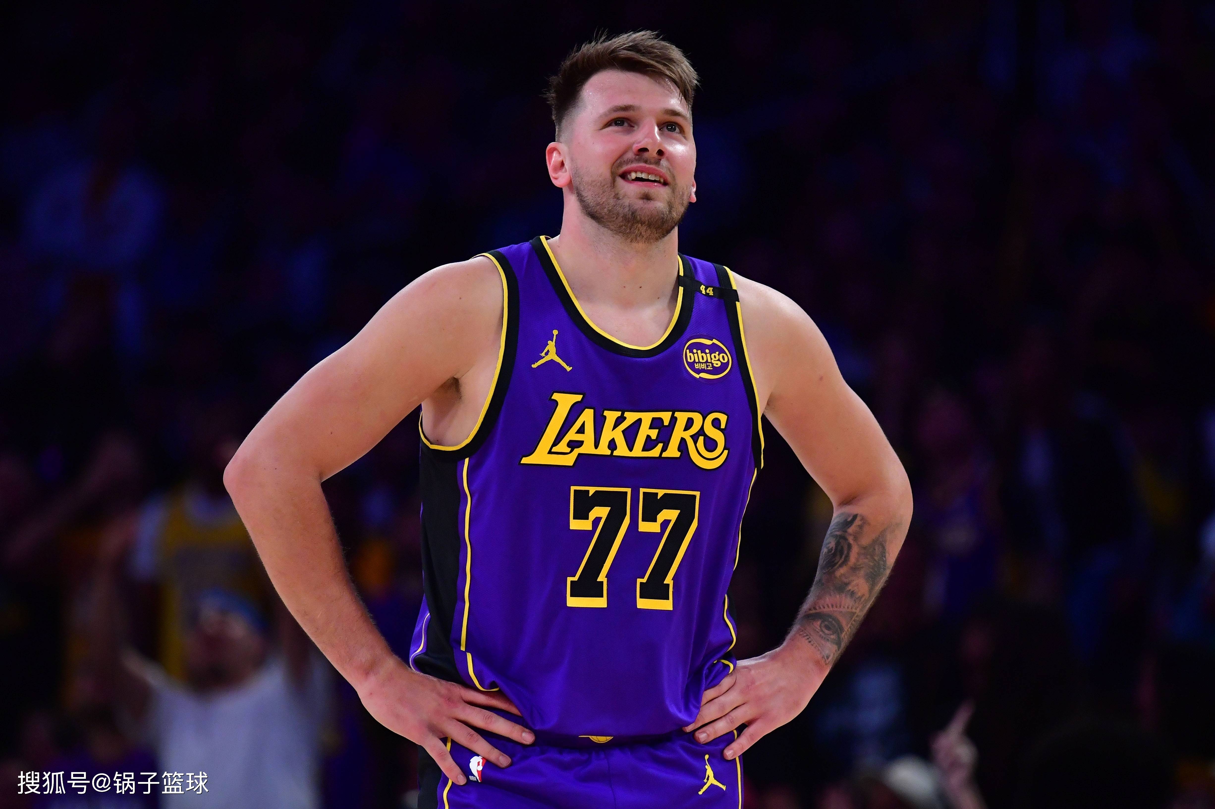 东契奇迎来十五赛季高光表现，中国队球迷沸腾！